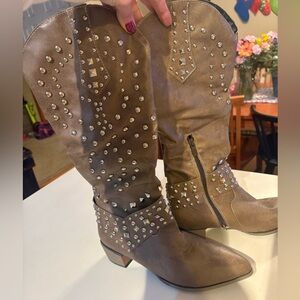 Studded Tan Women's Cowboy Boots